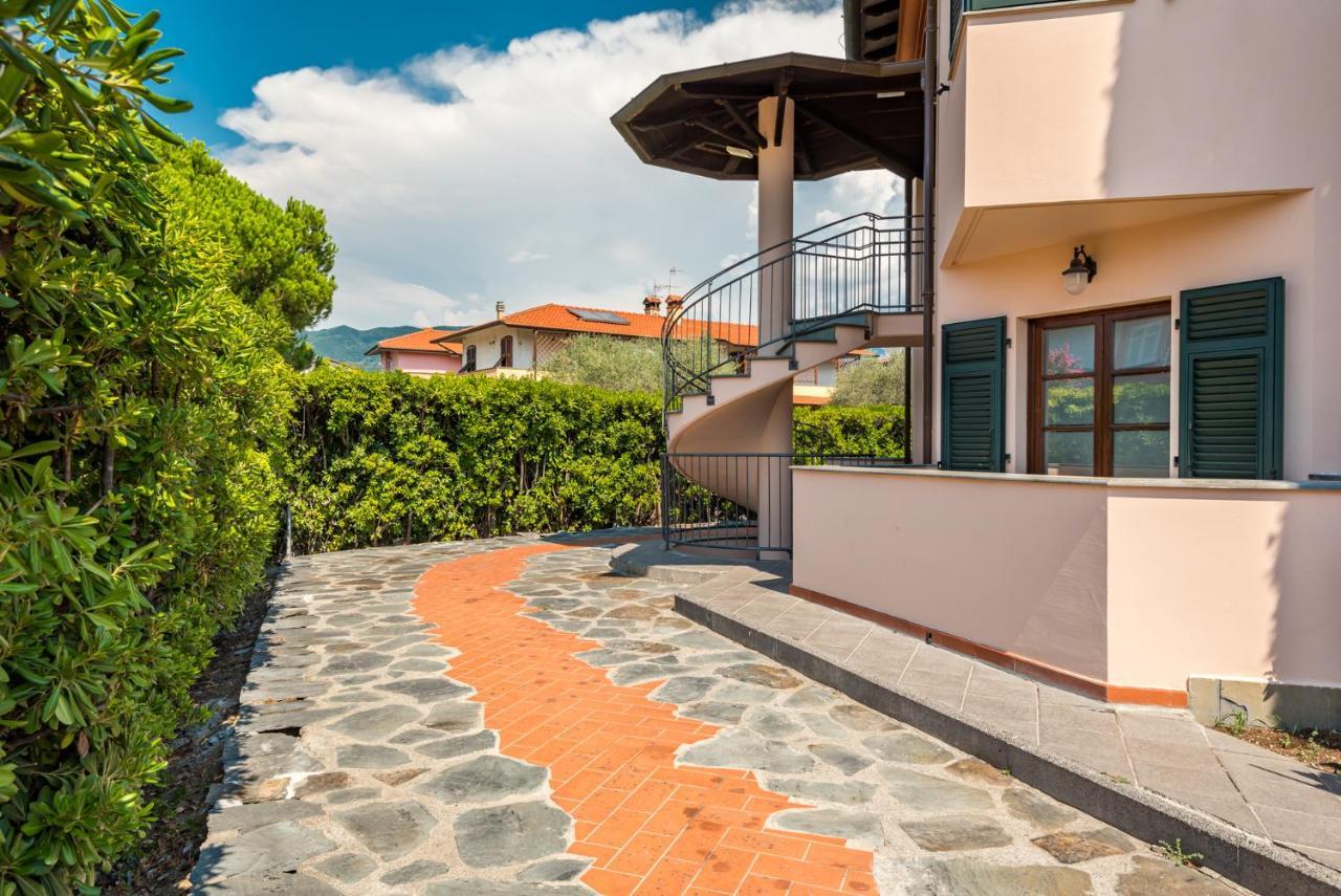 Hotel La Pietra Restaurant Fosdinovo Exterior foto